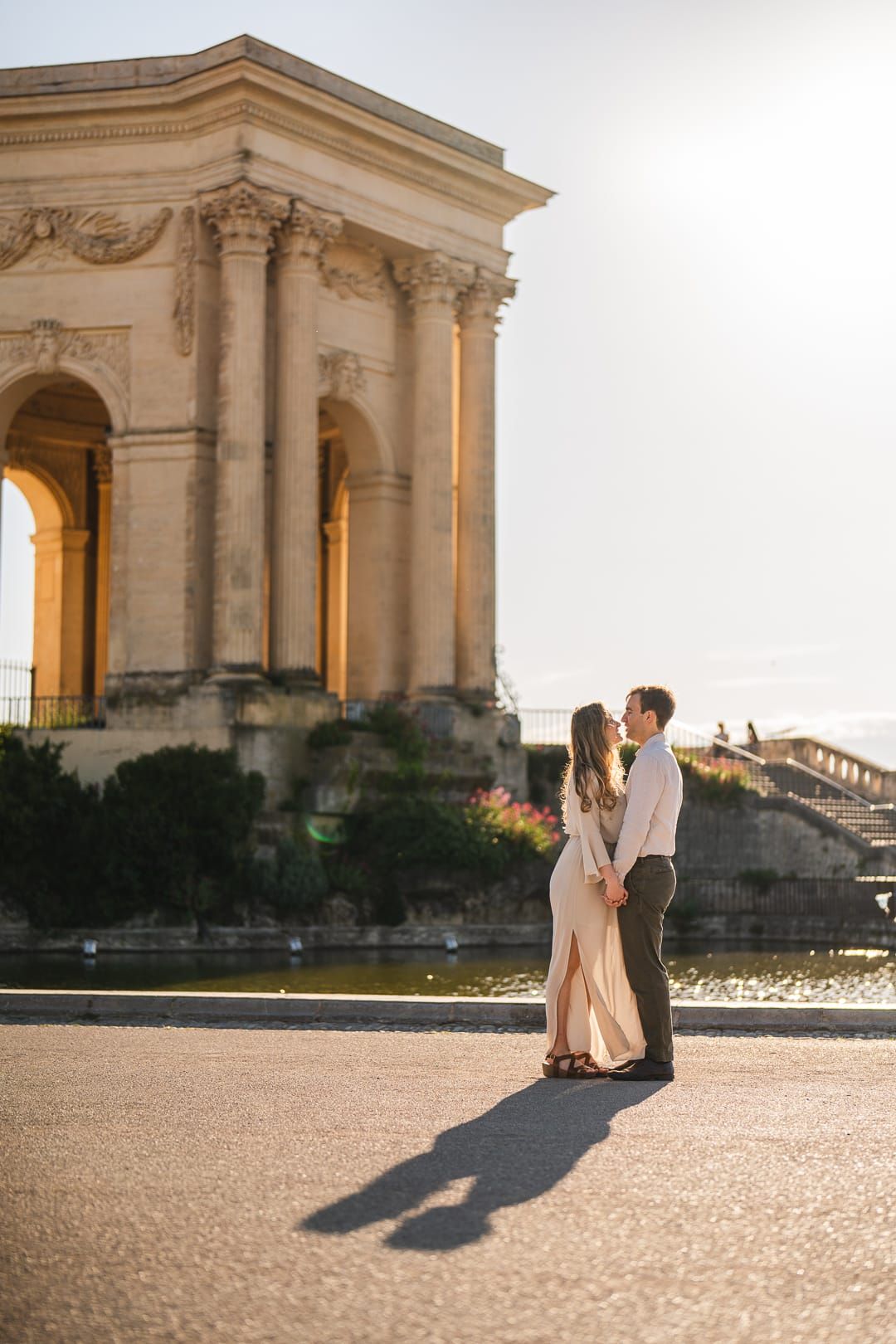 Couple photo shoot in Montpellier on the Esplanade du Perou