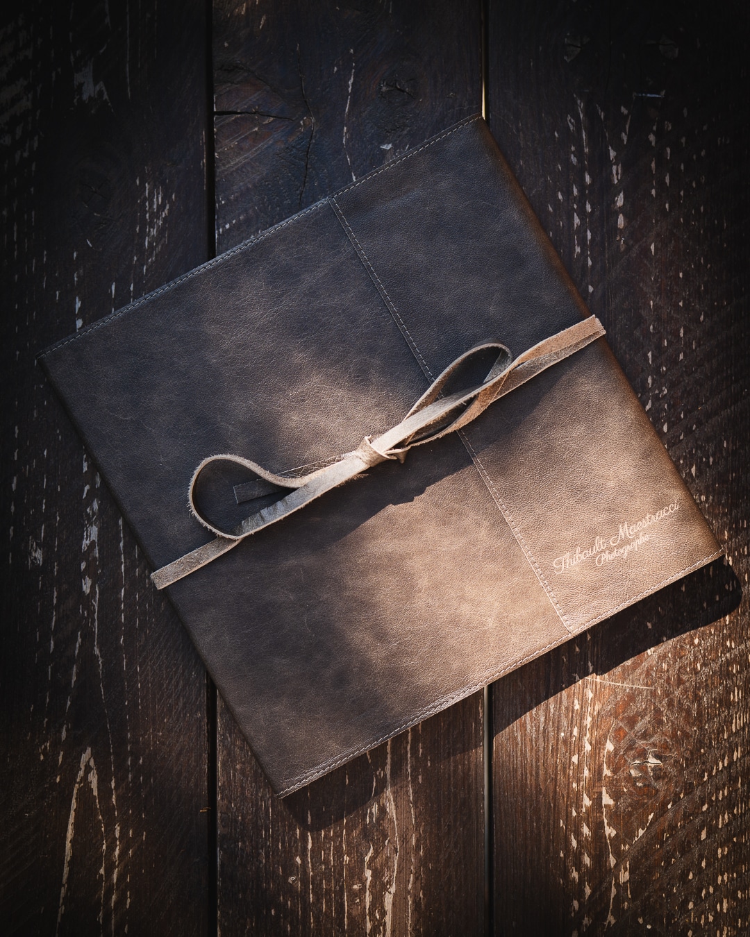 A wedding photo book - Thibault Maestracci - Wedding Photographer