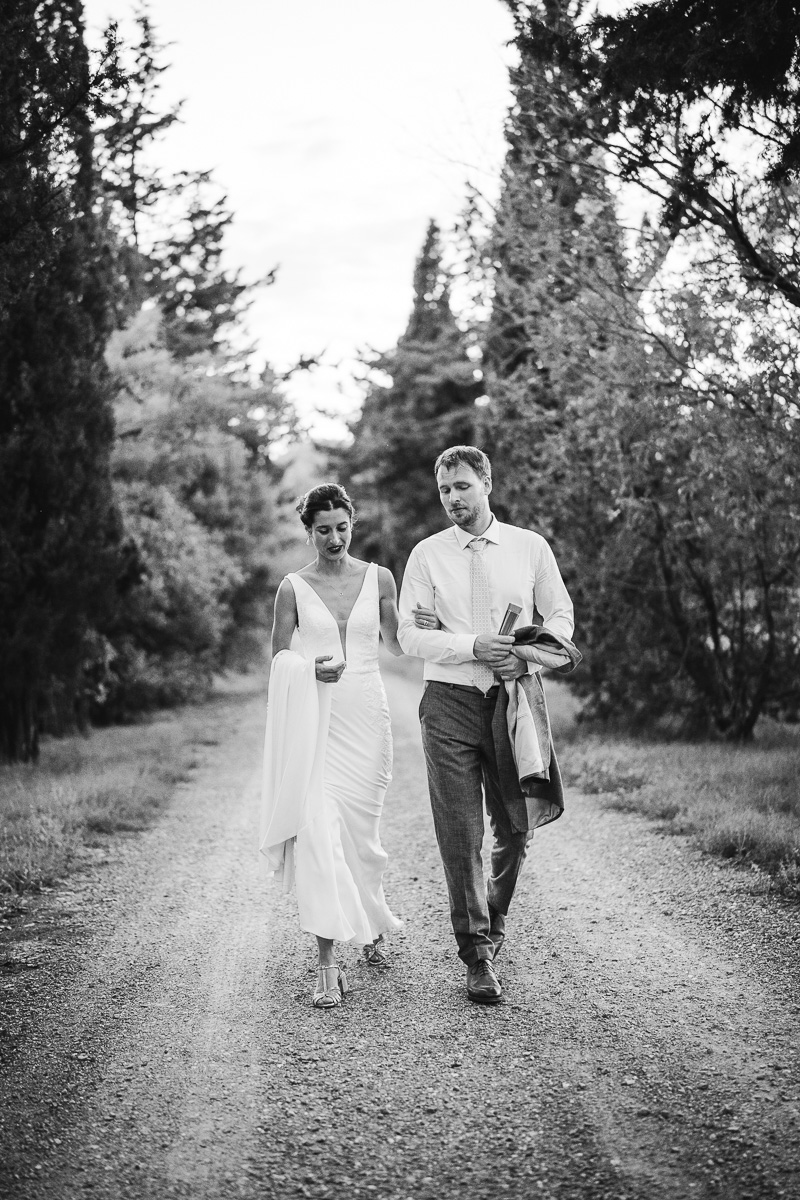 Wedding couple session in a wedding domain near beziers