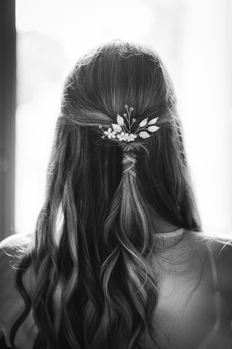 Bride's hair by L'Institut de Coiffure, preparations at La Bélonie