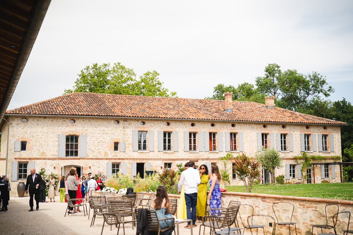 Overall view of the wedding cocktail at La Bélonie, Halte en Cocagne