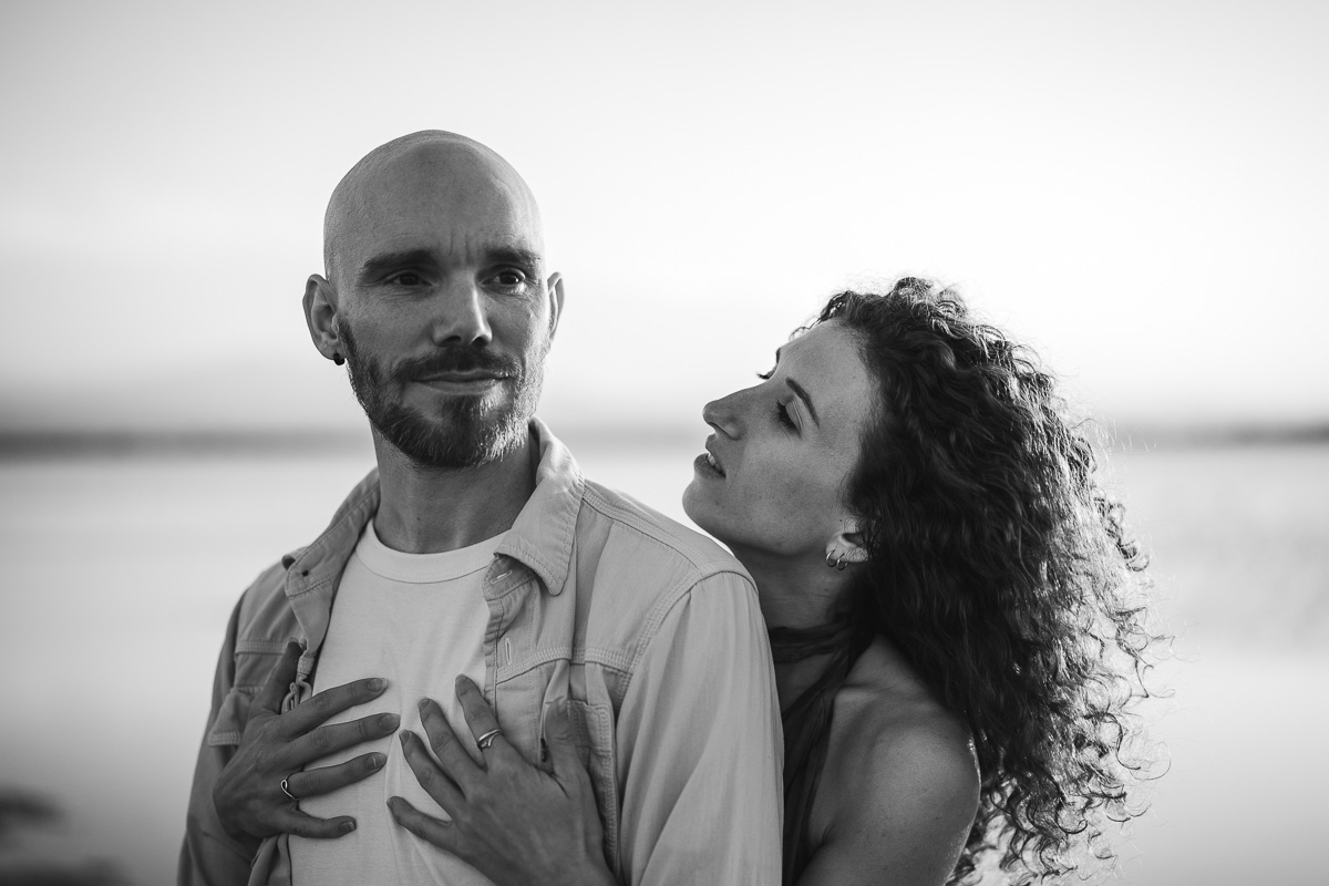 Black and white couple, engagement session at the Étang de Canet, Pyrénées-Orientales
